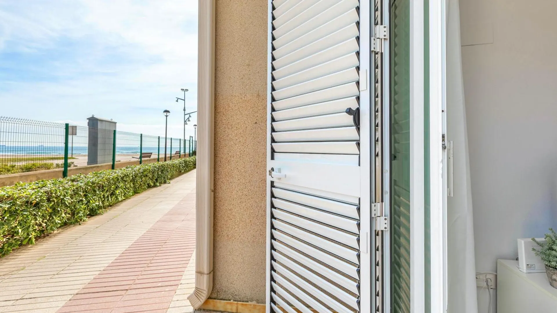 Apartamento Mediterranean Way - Paradis Playa La Pineda 0*,  España